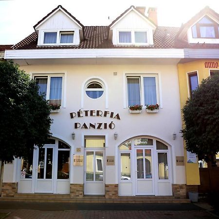 Peterfia Panzio Hotel Дебрецен Екстериор снимка