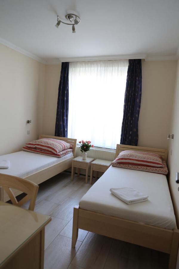 Peterfia Panzio Hotel Дебрецен Екстериор снимка