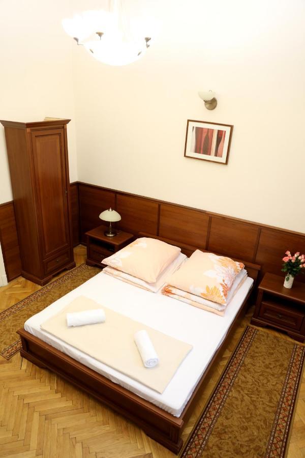 Peterfia Panzio Hotel Дебрецен Екстериор снимка