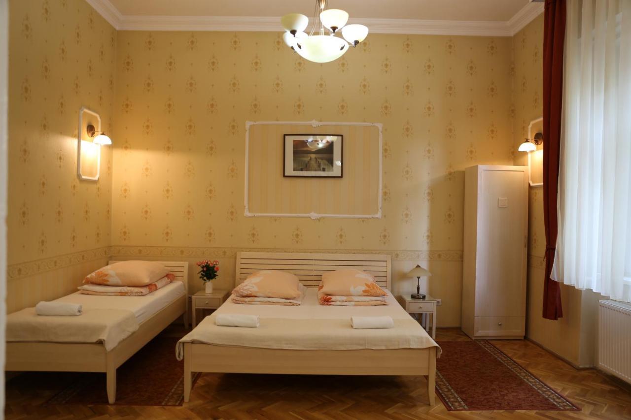 Peterfia Panzio Hotel Дебрецен Екстериор снимка