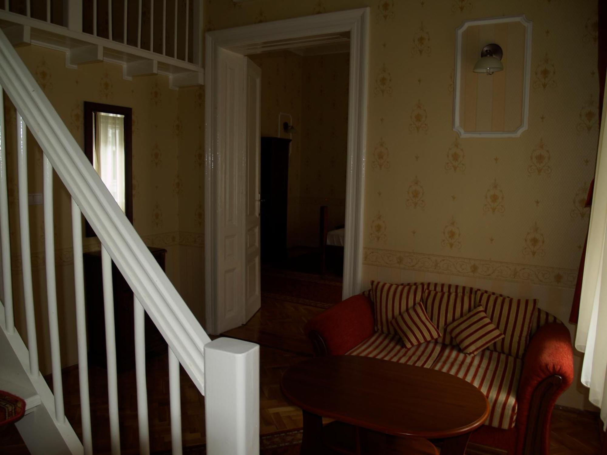 Peterfia Panzio Hotel Дебрецен Екстериор снимка