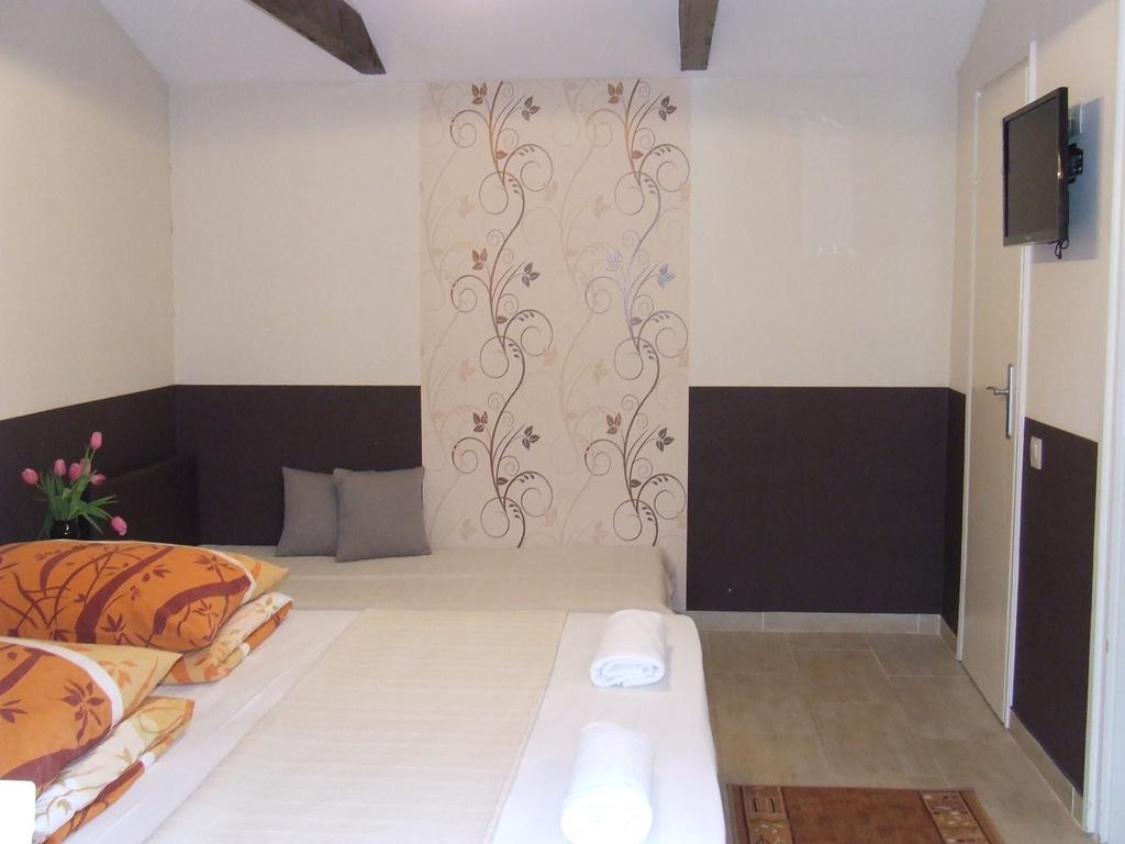 Peterfia Panzio Hotel Дебрецен Екстериор снимка
