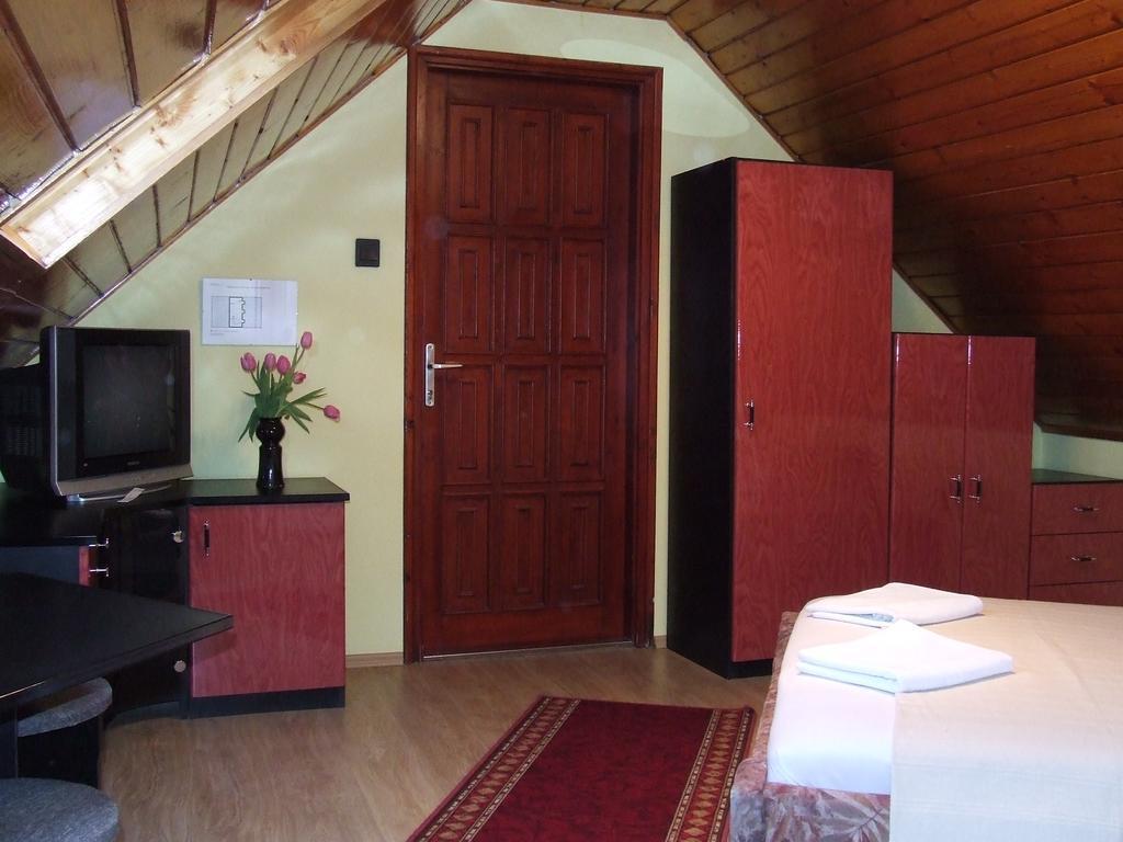 Peterfia Panzio Hotel Дебрецен Екстериор снимка