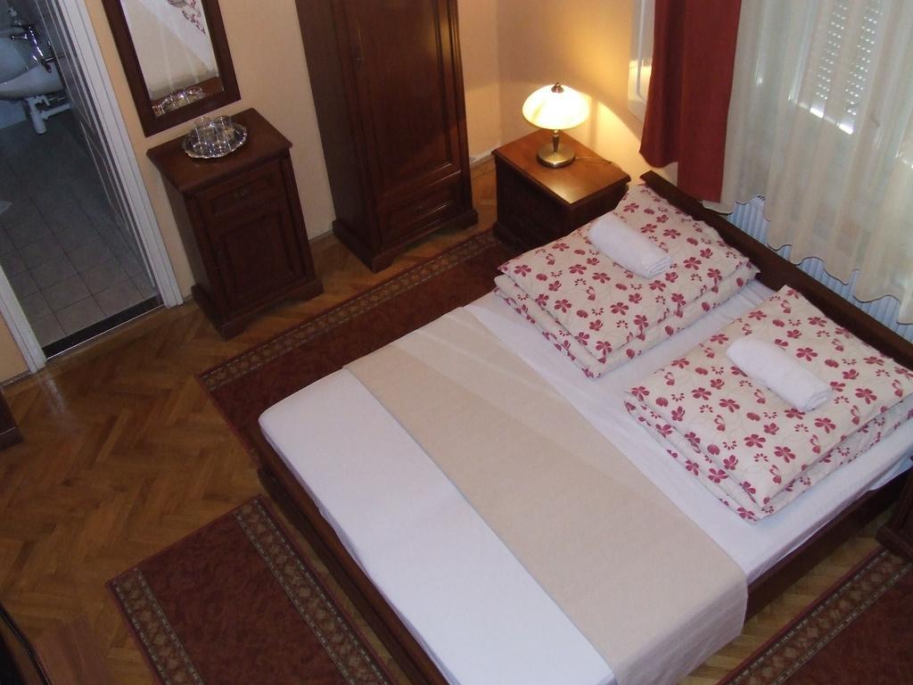 Peterfia Panzio Hotel Дебрецен Екстериор снимка