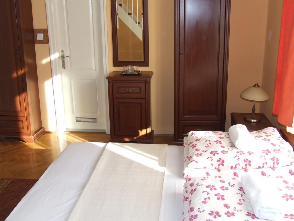 Peterfia Panzio Hotel Дебрецен Екстериор снимка