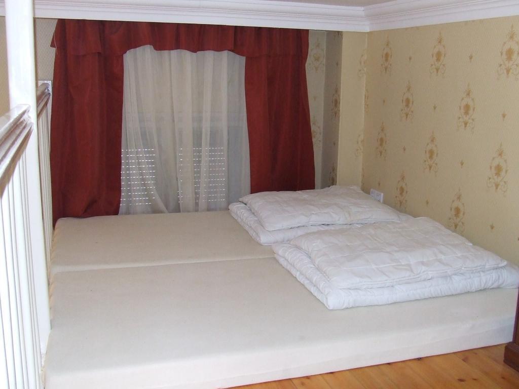 Peterfia Panzio Hotel Дебрецен Екстериор снимка
